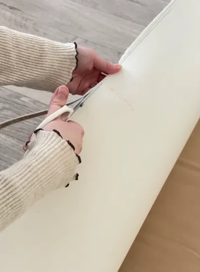 カットする様子