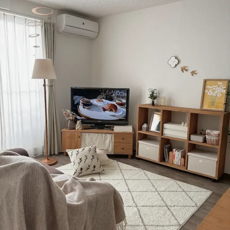 リメイクシートを貼った棚（リビング）