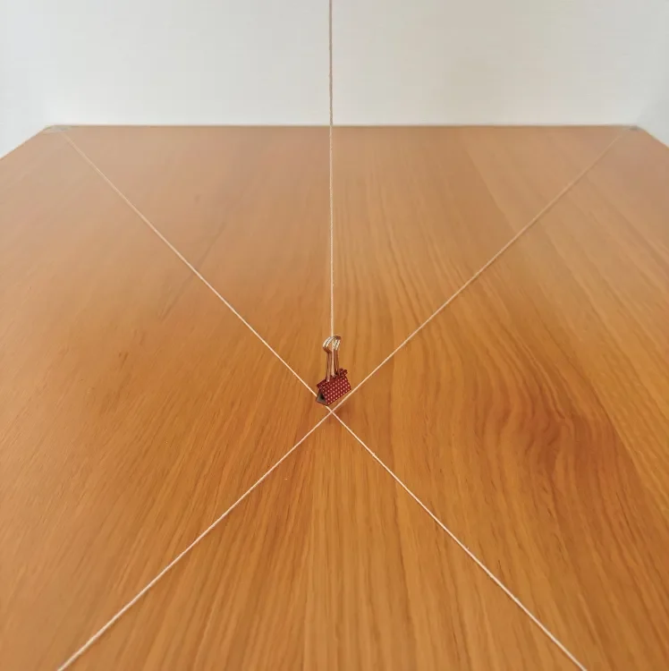 紐にクリップを付ける